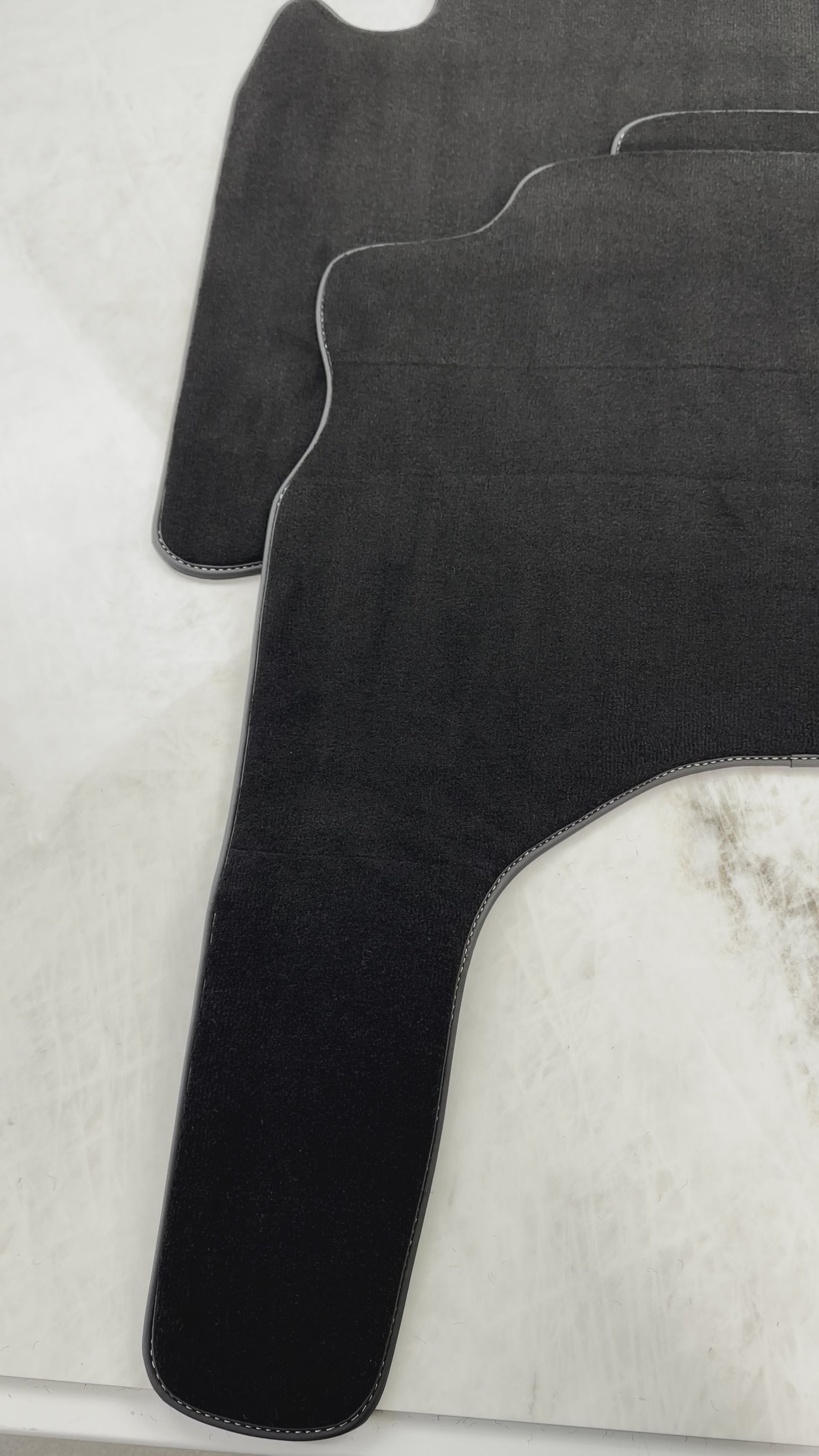 Black Floor Mats For Mitsubishi Pajero Sport (1996-2006) - AutoWin