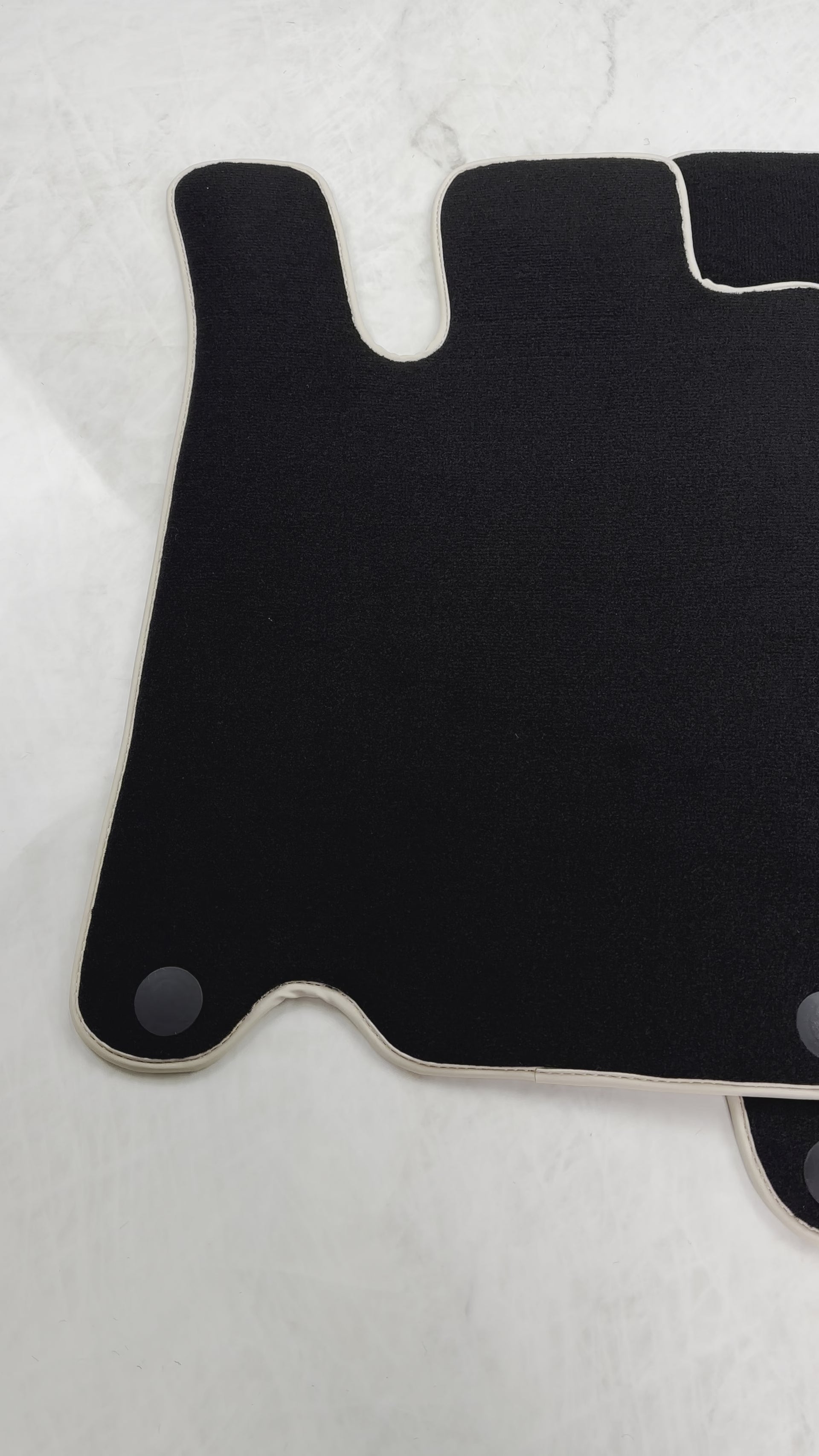 سجاد سيارات سوداء لمرسيدس-بنز SL-Class R230 (2001-2012) بحواف بيج - AutoWin