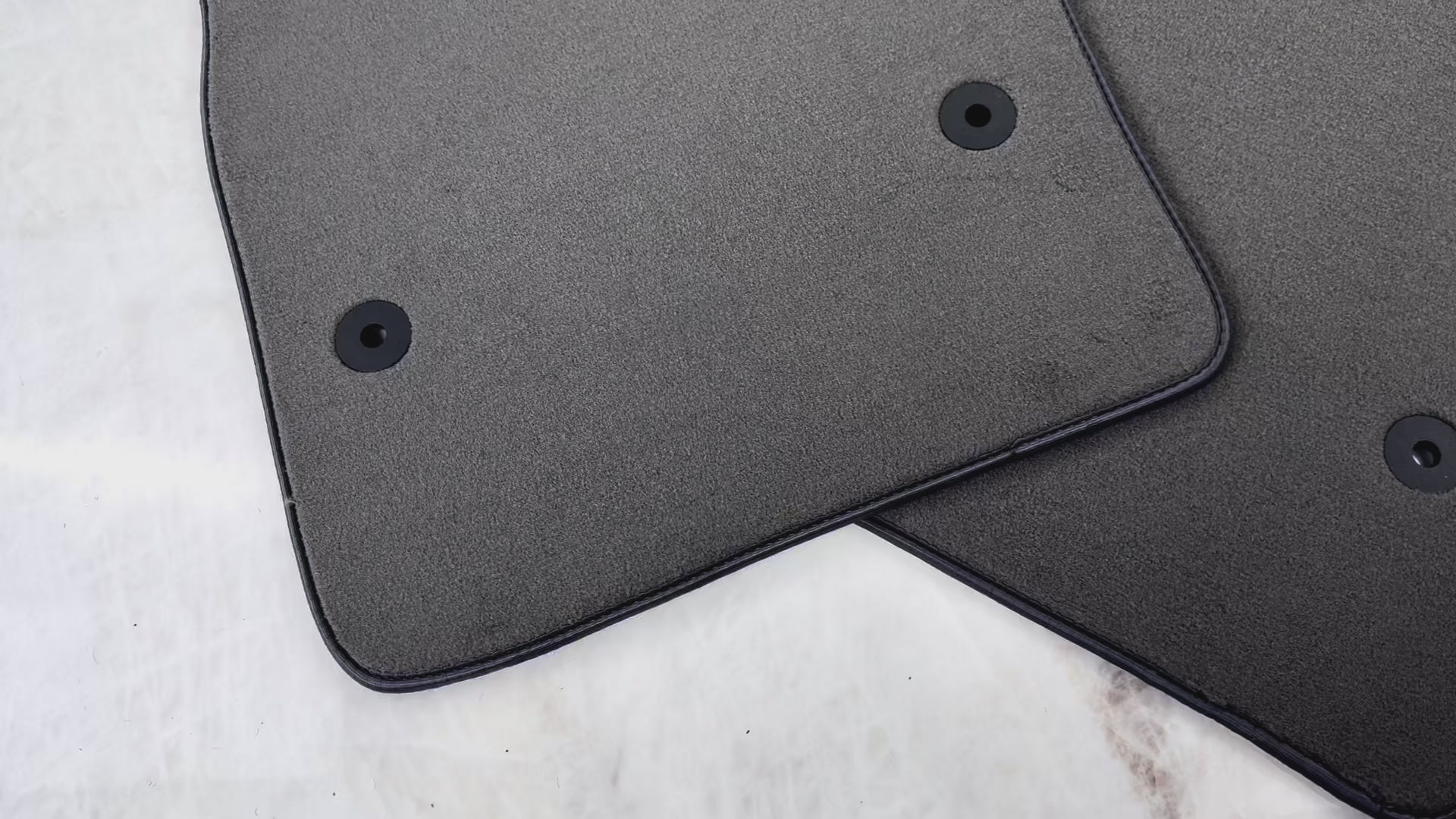 سجاد سيارة رمادي لشيفروليه كورفيت C8 (2020-2024) - AutoWin