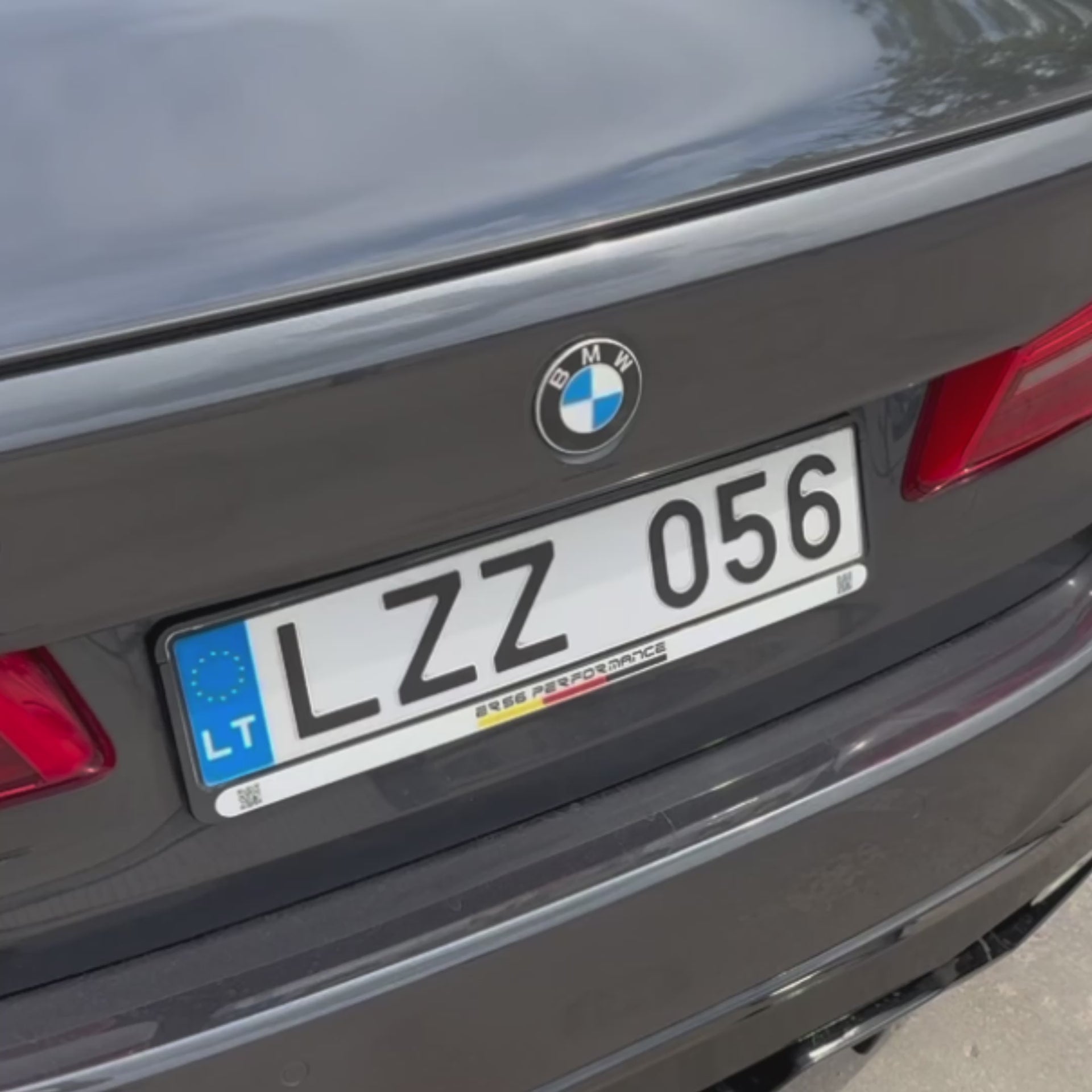 إطارات لوحة الترخيص