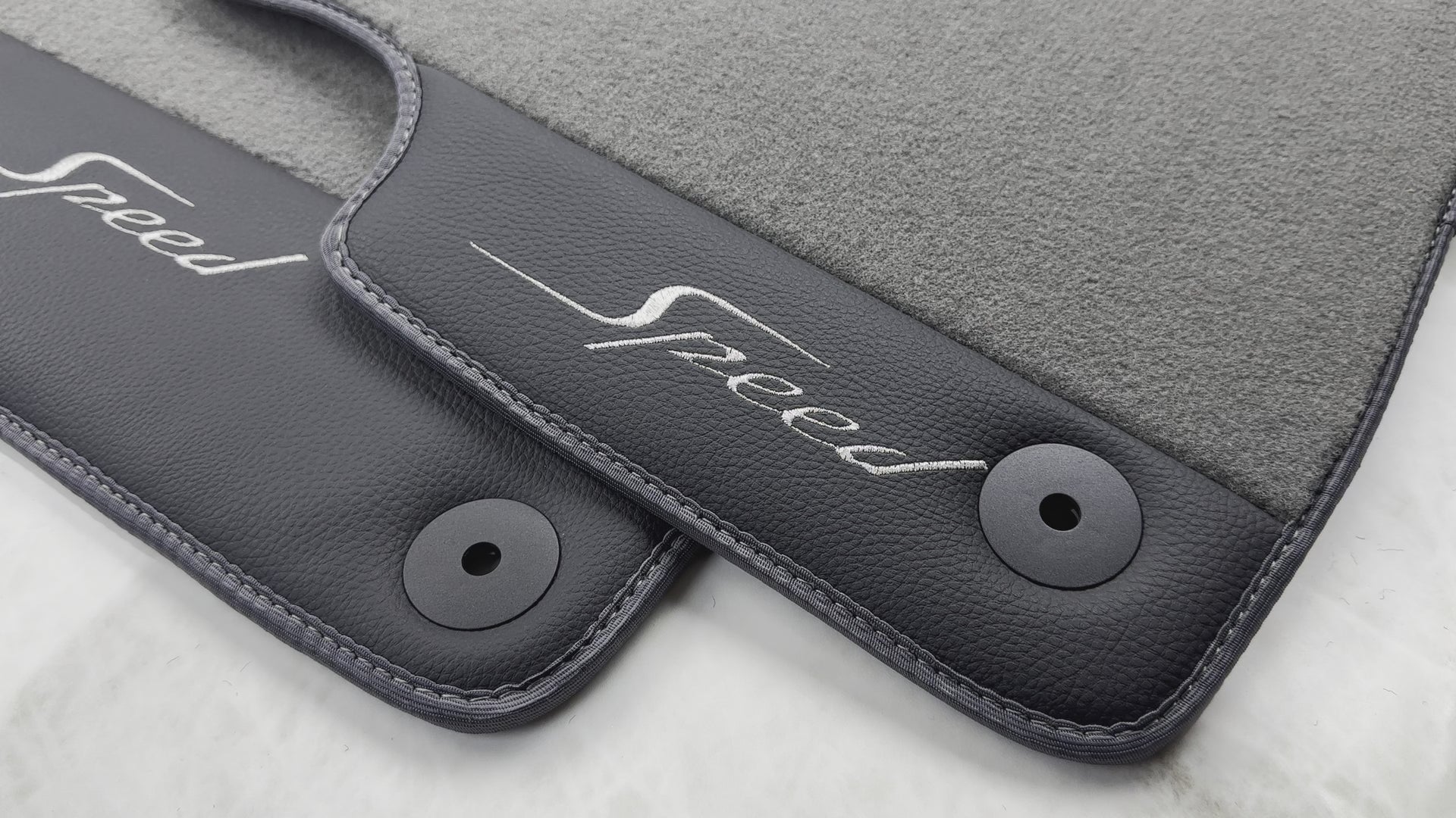 سجاد سيارات رمادي لبنتلي بنتايغا (2015-2023) مع جلد - AutoWin