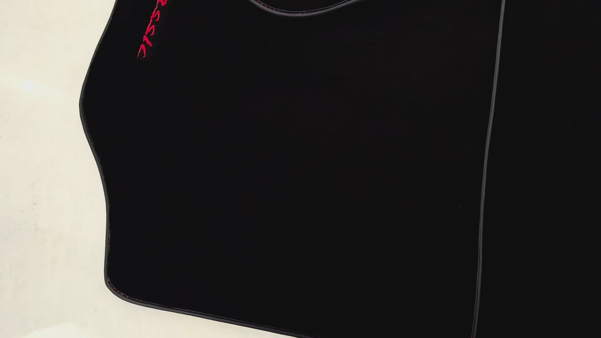 سجاد السيارة الأسود لبورشه كلاسيك 911 1963-1989 | إصدار أحمر - AutoWin