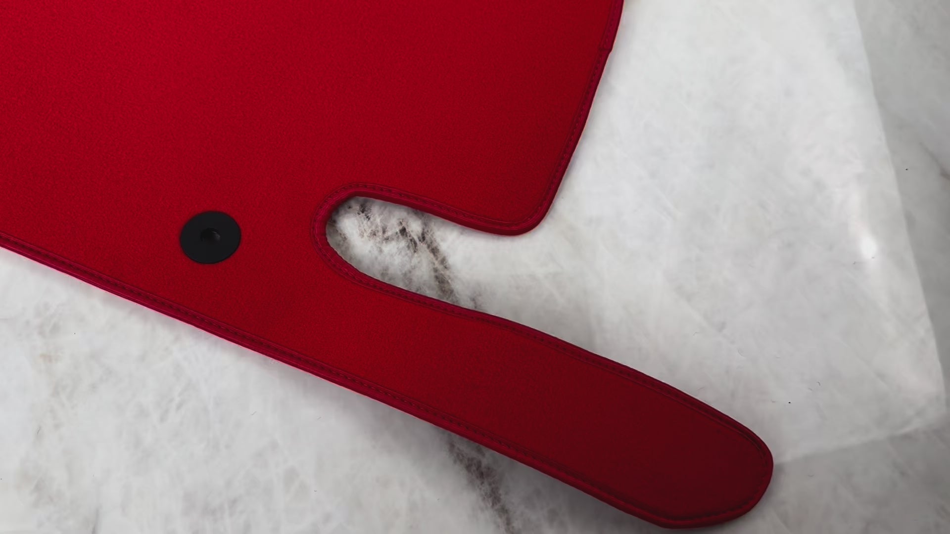 حصائر سيارات حمراء لشيفروليه كورفيت C5 (1997-2004) - AutoWin