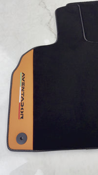 حصائر سيارات سوداء لسيارة لامبورغيني أفينتادور مع جلد نابا برتقالي (أرانسيا ميرا)