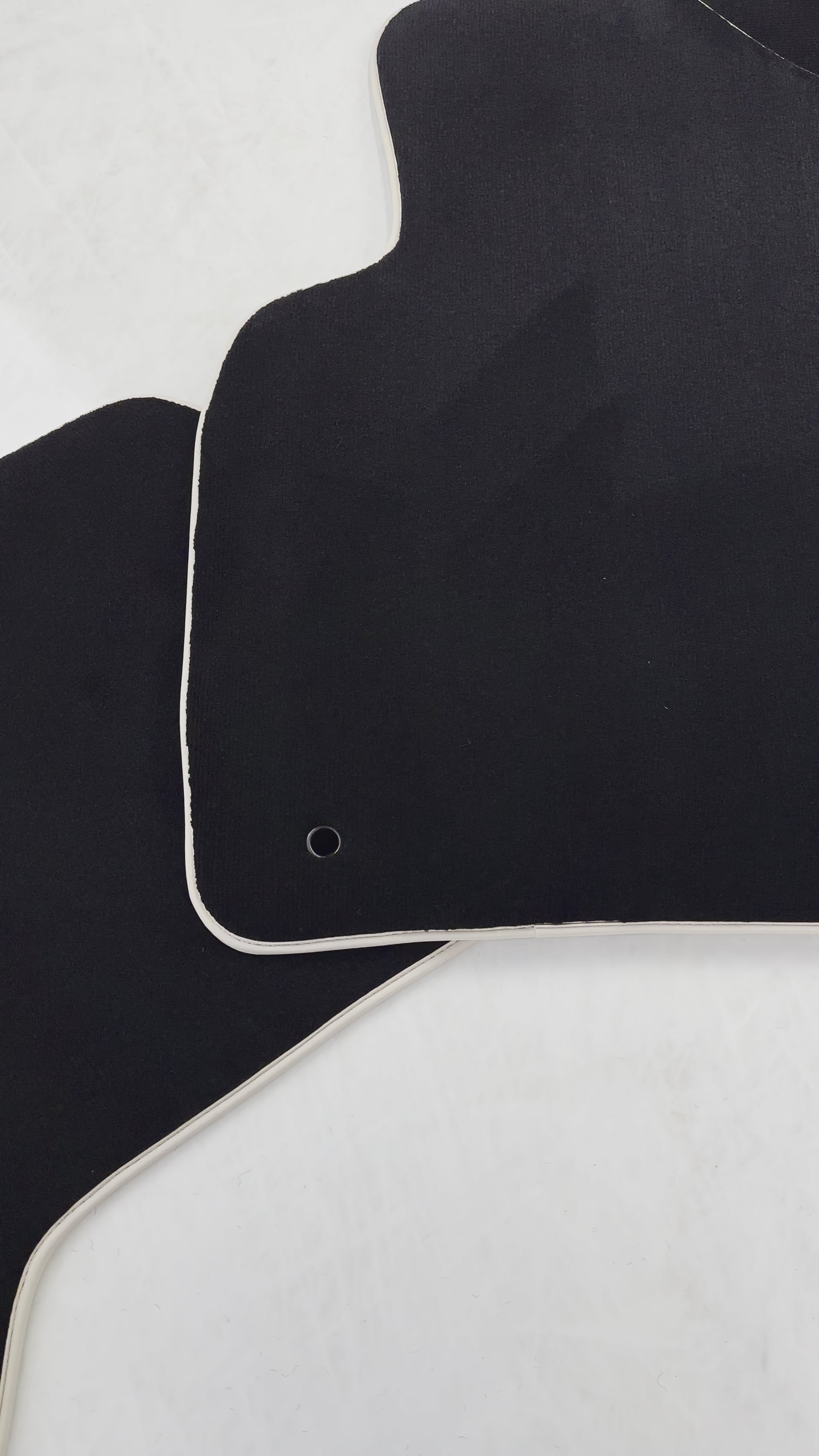 Floor Mats for Toyota Land Cruiser 100 (1998-2007) | Beige Trim - AutoWin