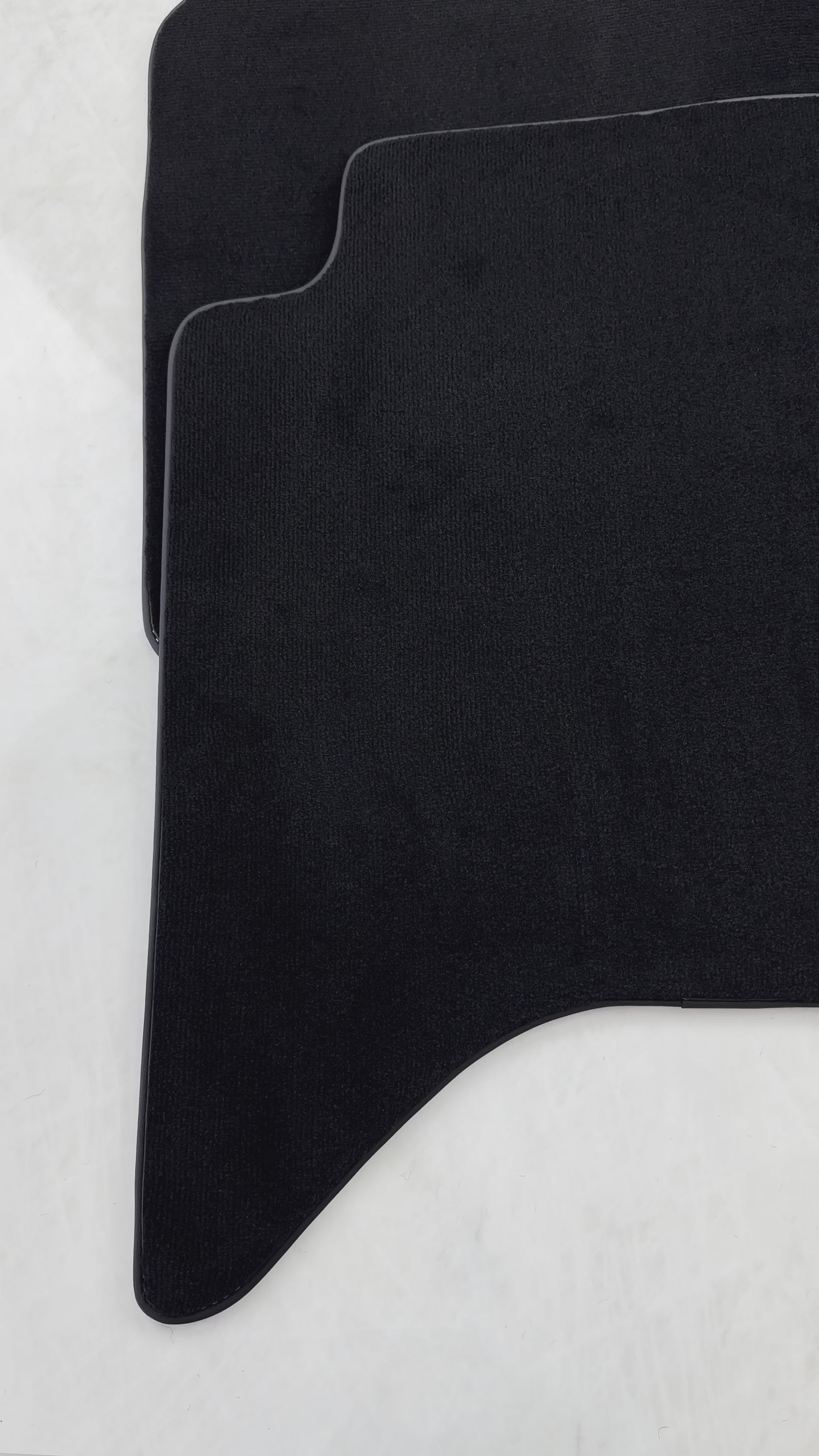 حصائر سيارات سوداء لتويوتا هايلاكس (2005-2015) - AutoWin