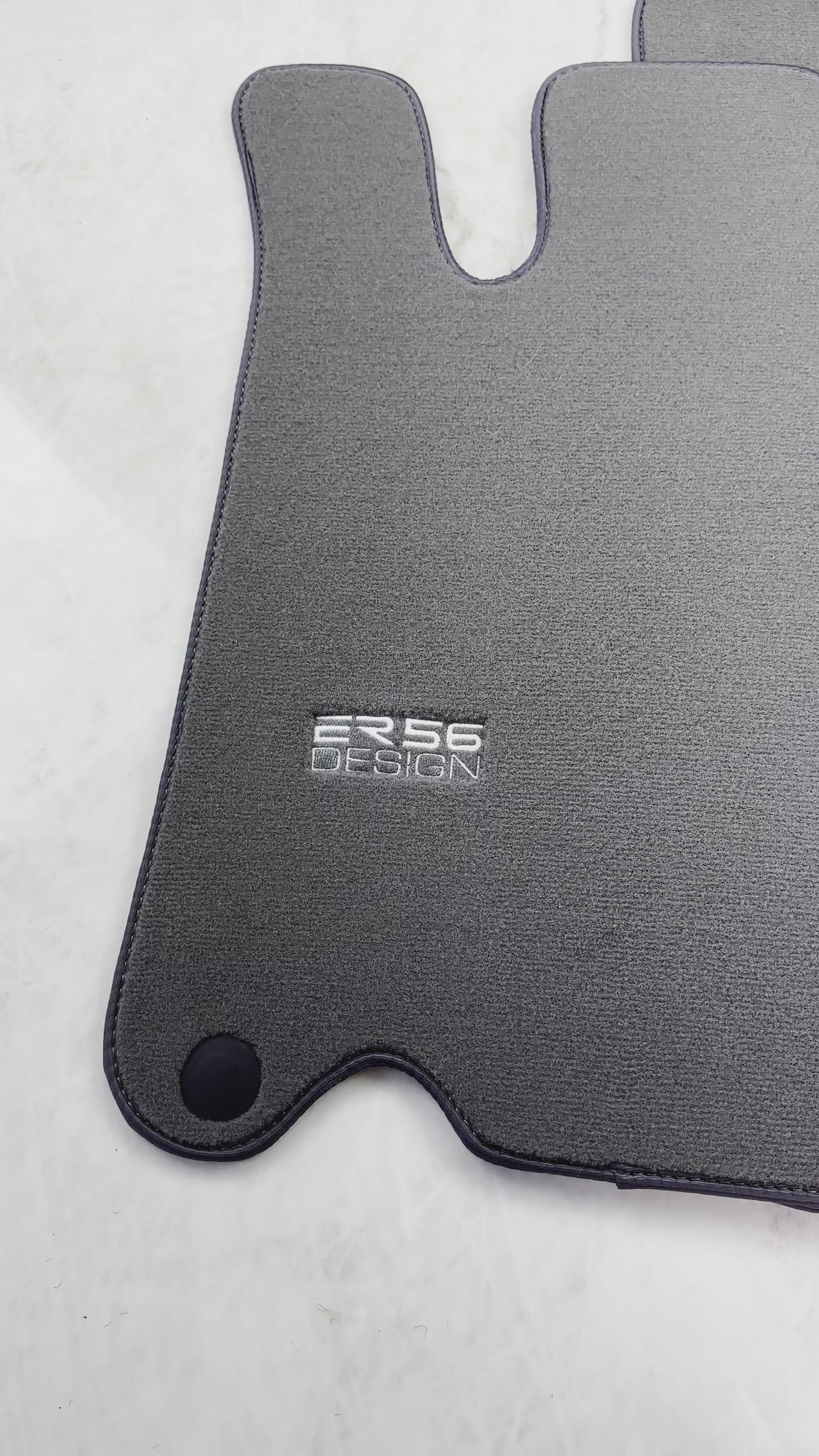 سجاد سيارة رمادي لمرسيدس بنز SL-Class R230 (2001-2012) | تصميم ER56 - AutoWin