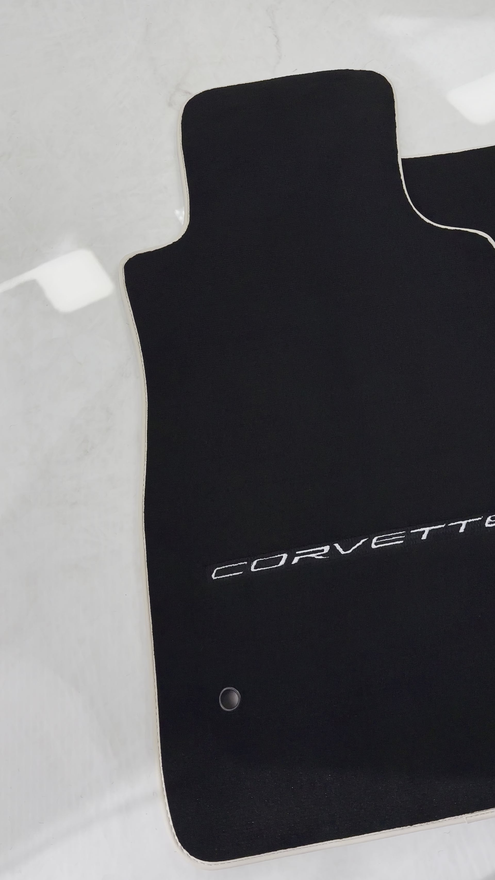 حصير سيارات أسود لسيارة شيفروليه كورفيت C6 (2005-2013) بتقليم بيج - AutoWin