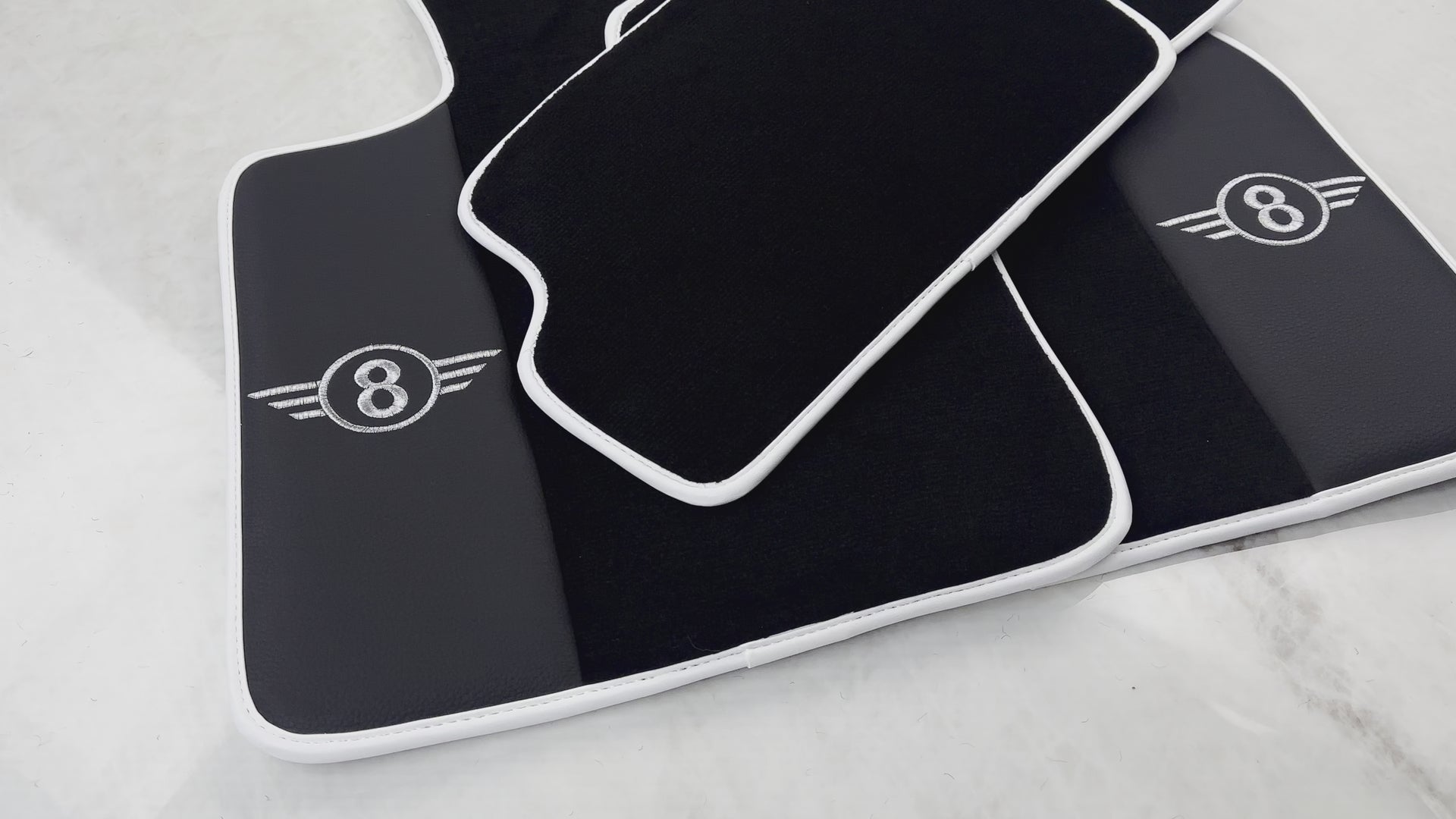 سجاد سيارات سوداء لميني كوبر F56 (2013-2022) مع جلد | حواف بيضاء - AutoWin