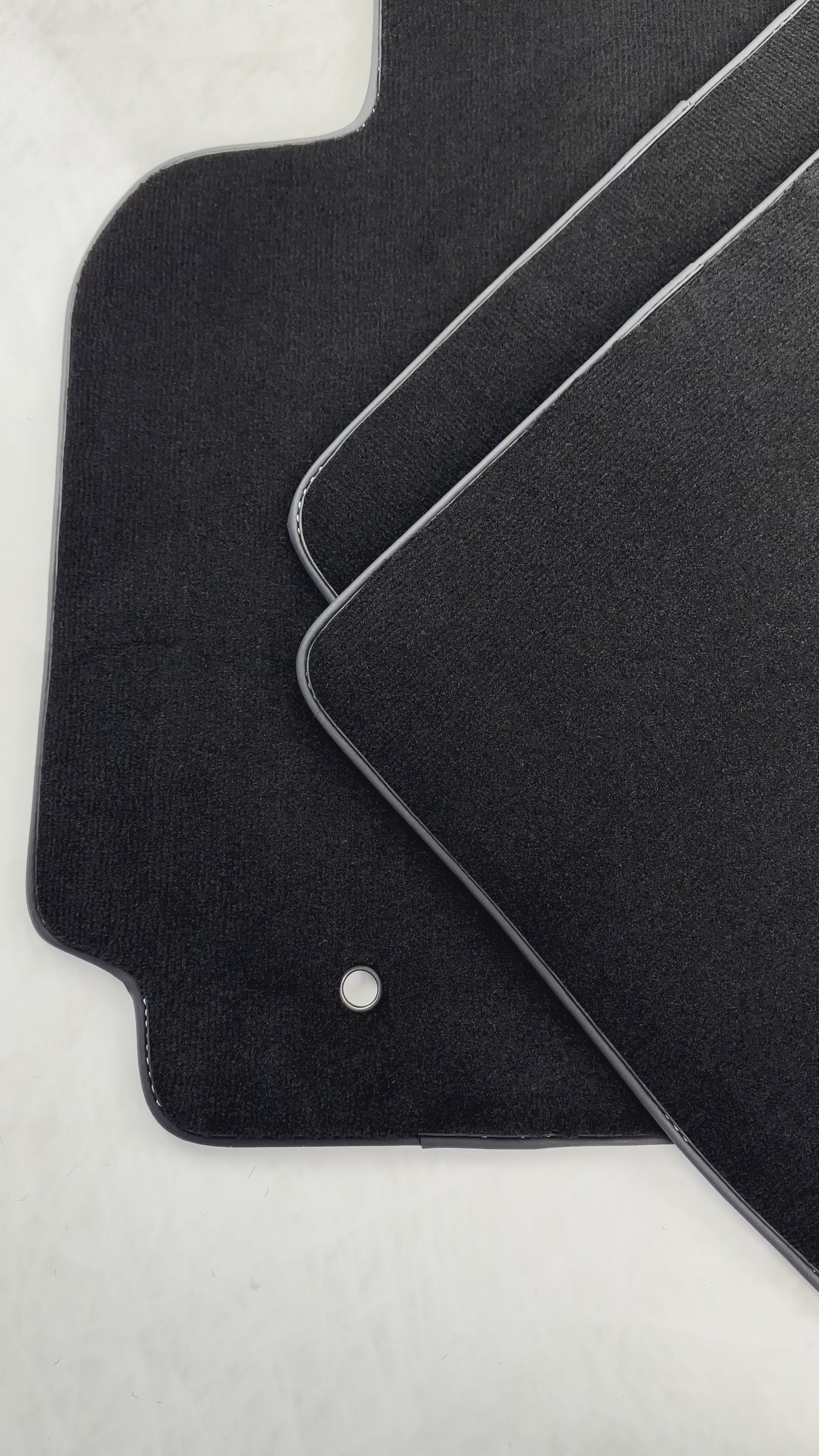 حصائر سيارات سوداء لتويوتا RAV4 (2000-2003) - AutoWin