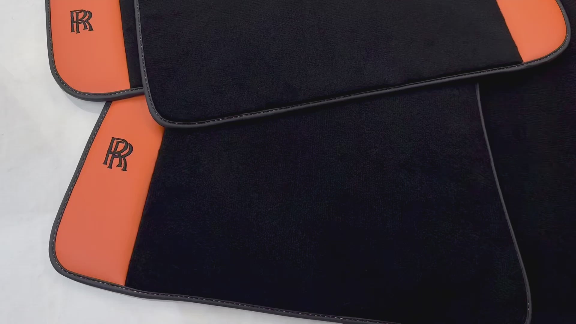 سجاد سيارات سوداء لسيارة رولز رويس كولينان مع جلد برتقالي - AutoWin