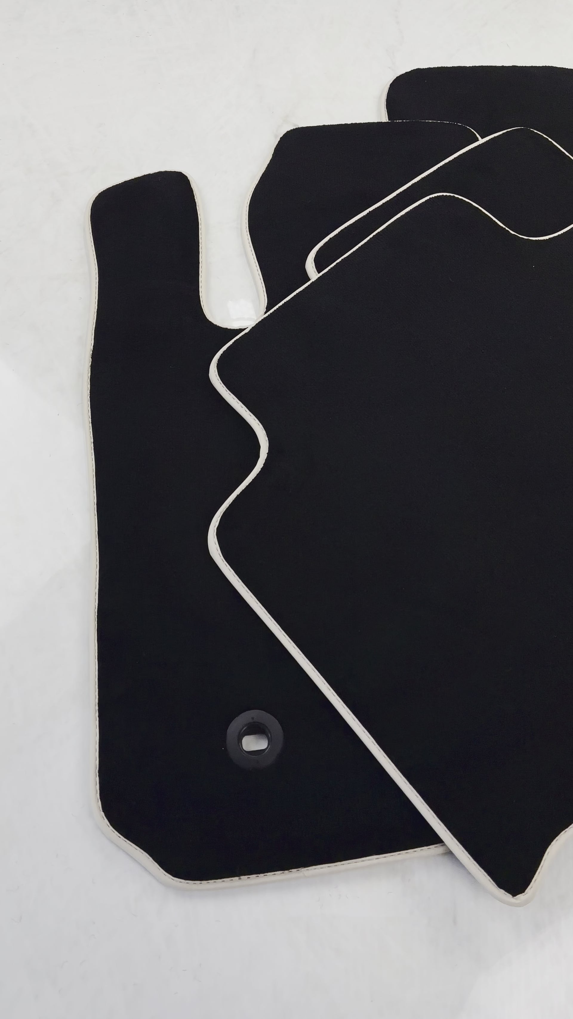 Black Floor Mats For Toyota RAV4 (2006-2013) - AutoWin