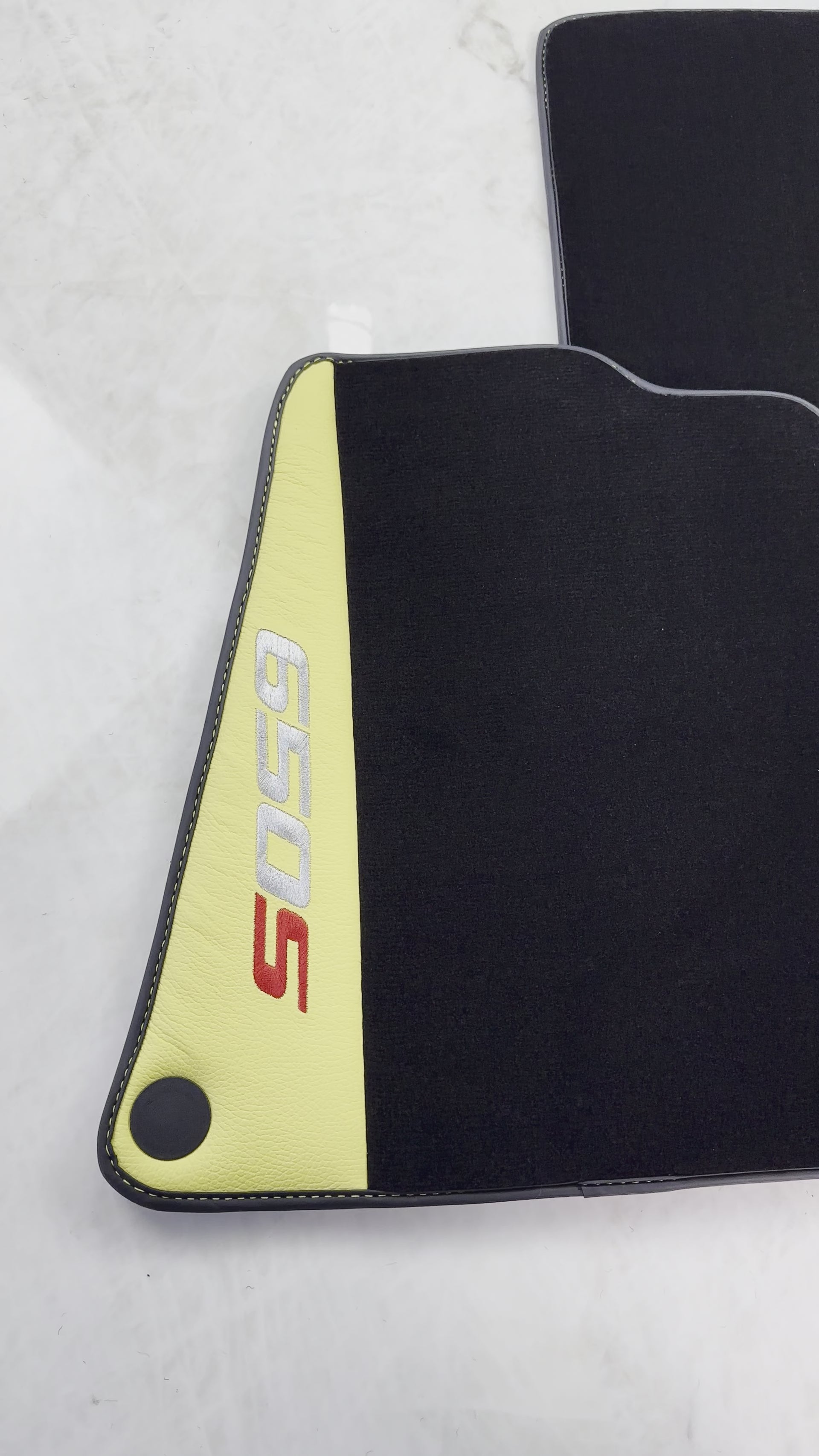 Black Floor Mats For McLaren 650S Black Tailored With Yellow Leather - AutoWin.EU