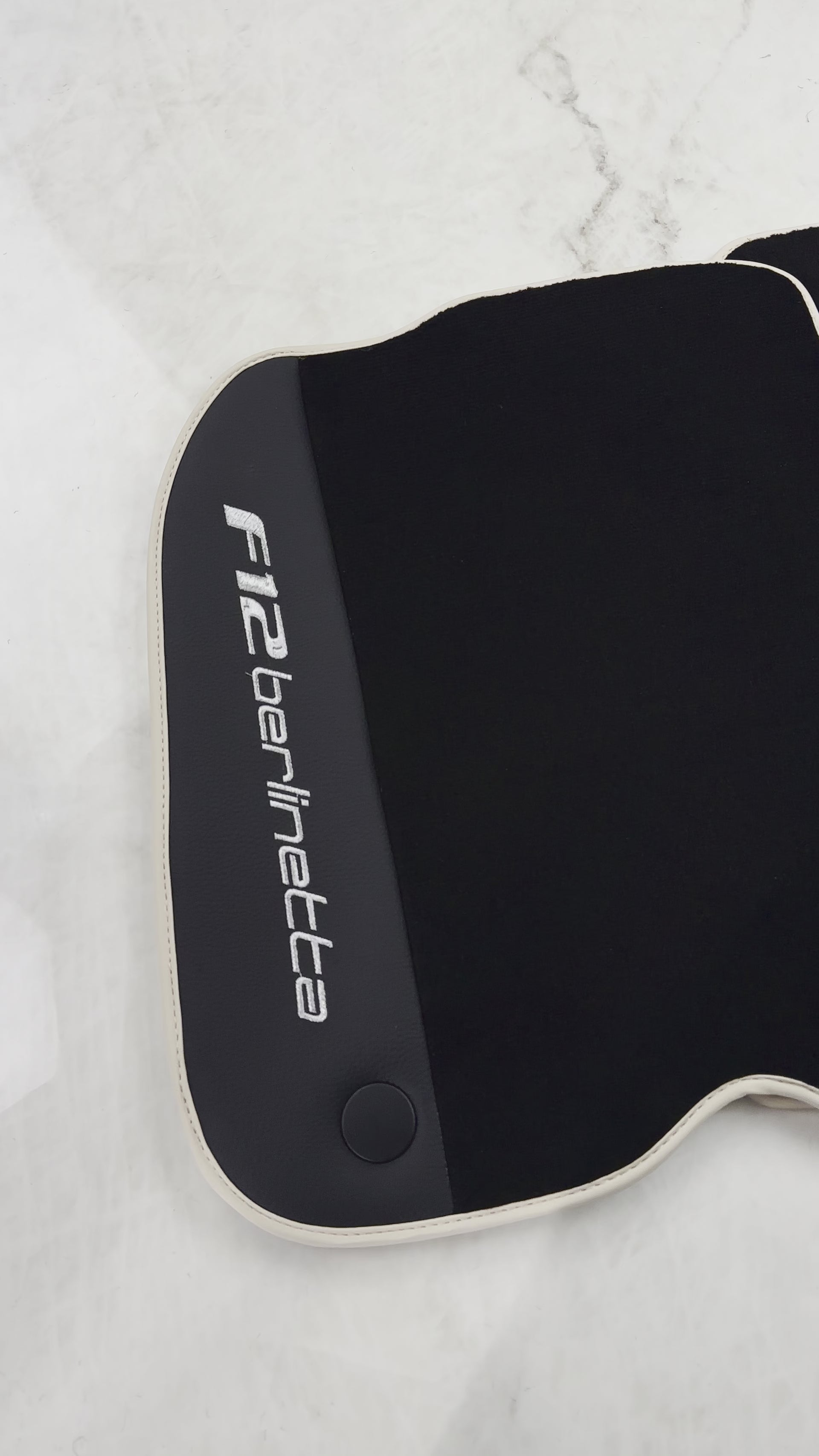 سجاد سيارات سوداء لفيراري F12 برلينيتا (2012-2022) مع جلد - AutoWin