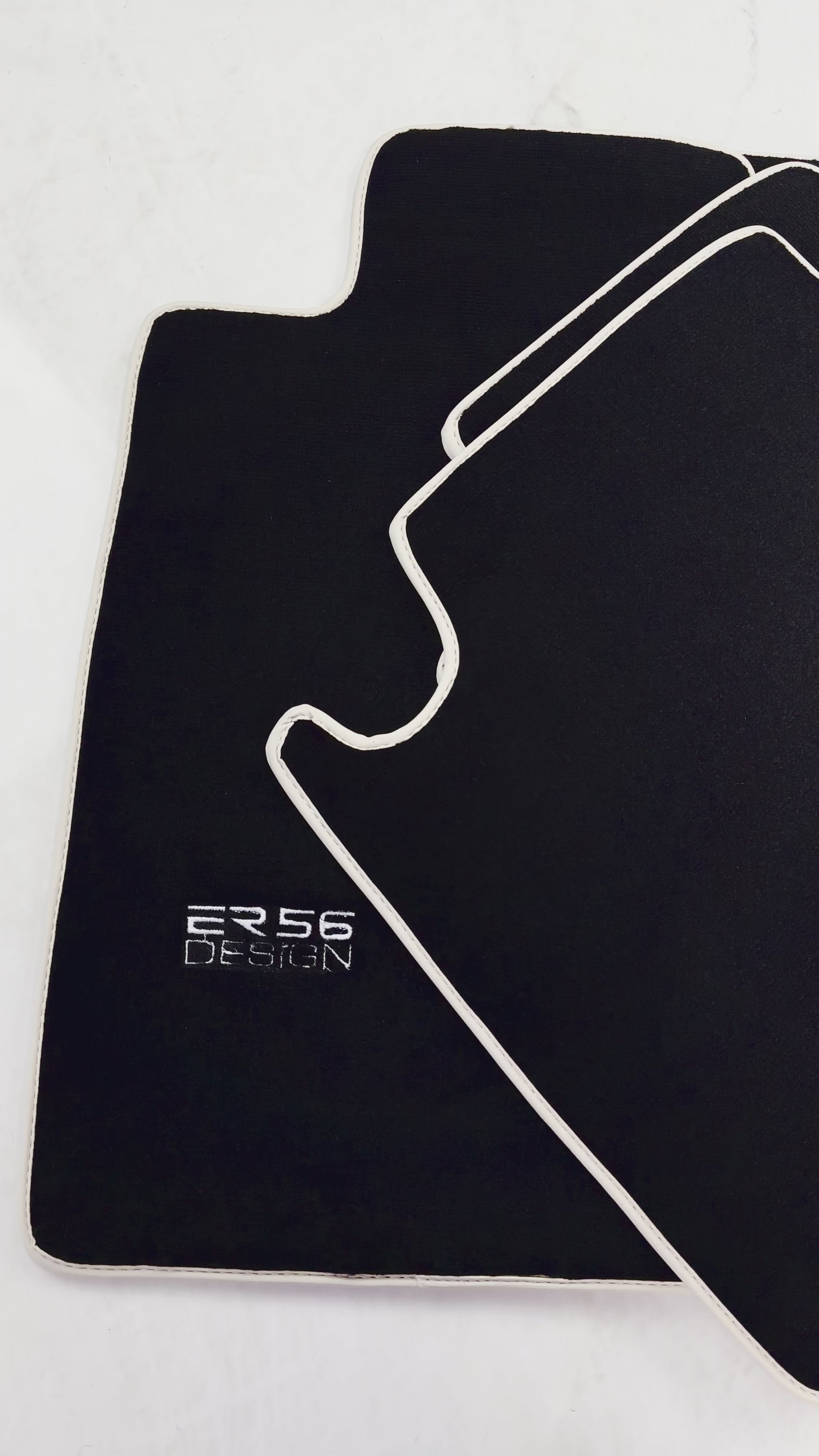 سجاد سيارة أسود لتويوتا لاند كروزر 120 (2002-2009) بحافة بيج | تصميم ER56 - ER56 Design