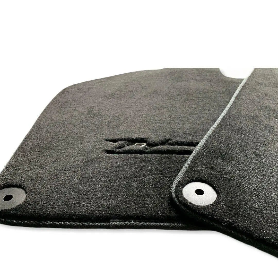 Floor Mats for Lamborghini Huracan With Italian Flag and Perfomante Logo - AutoWin