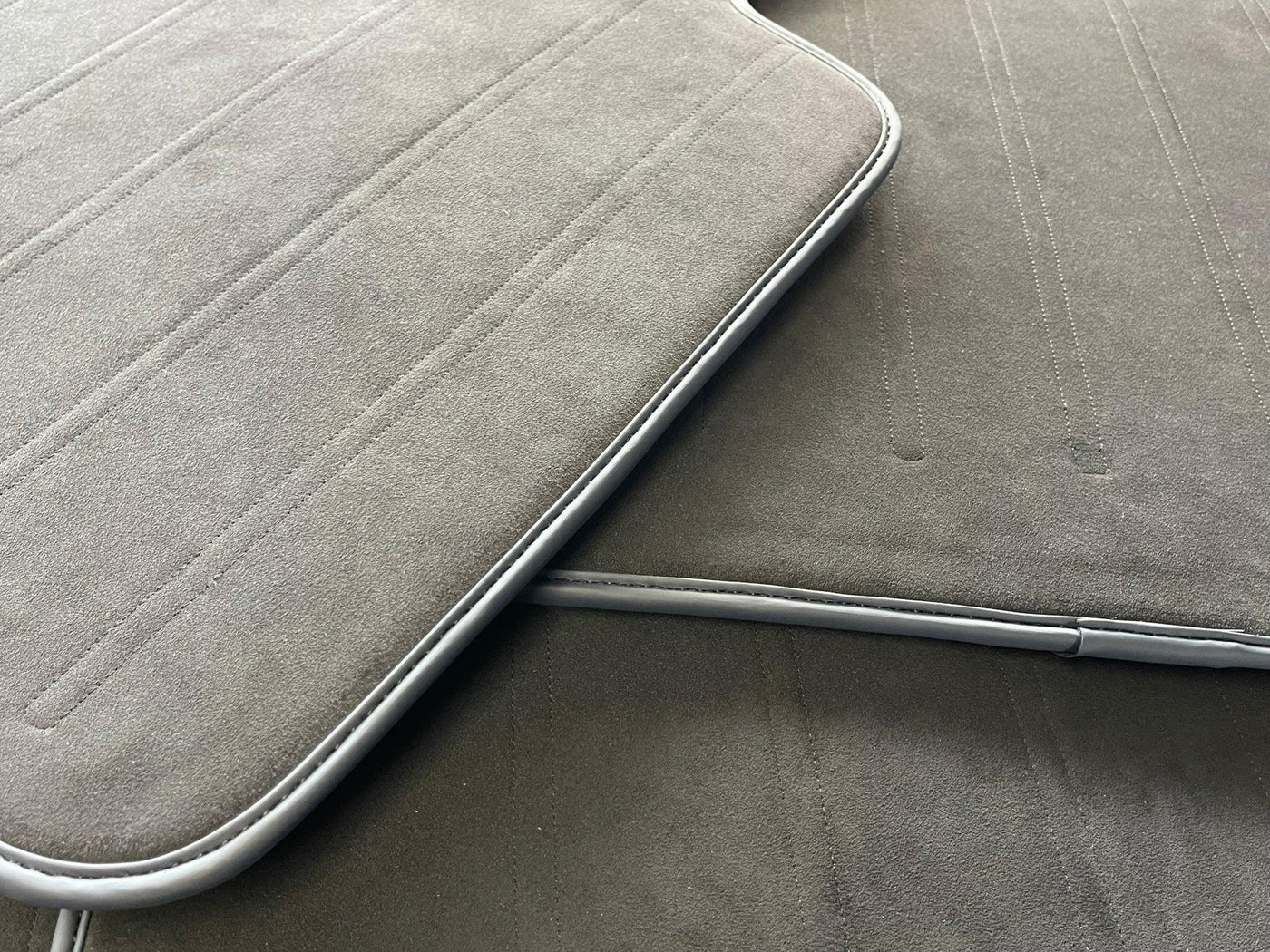 Alcantara Floor Mats For Rolls Royce Black Badge Dawn - AutoWin