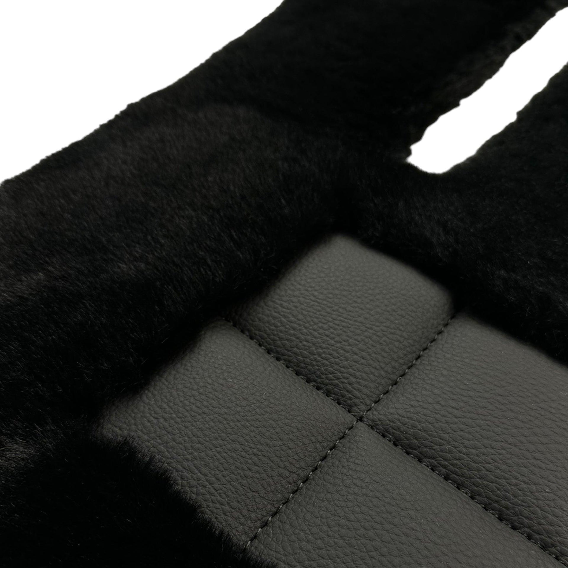Black Sheepskin Floor Mats For Mercedes Benz E-Class S211 Estate (2003-2009) | ER56 Design - AutoWin