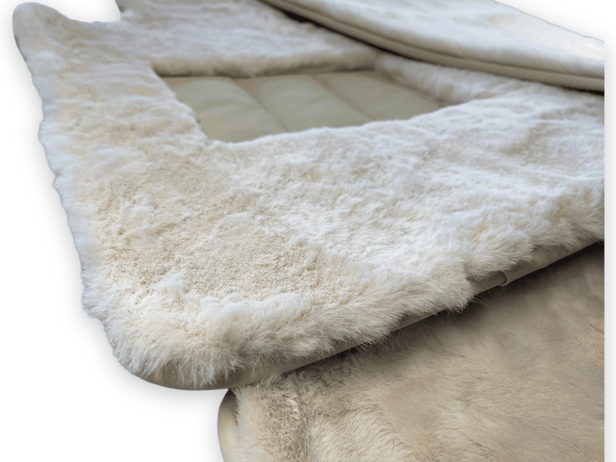 White Sheepskin Floor Mats For Rolls Royce Wraith 2013–2023 Er56 Design - AutoWin